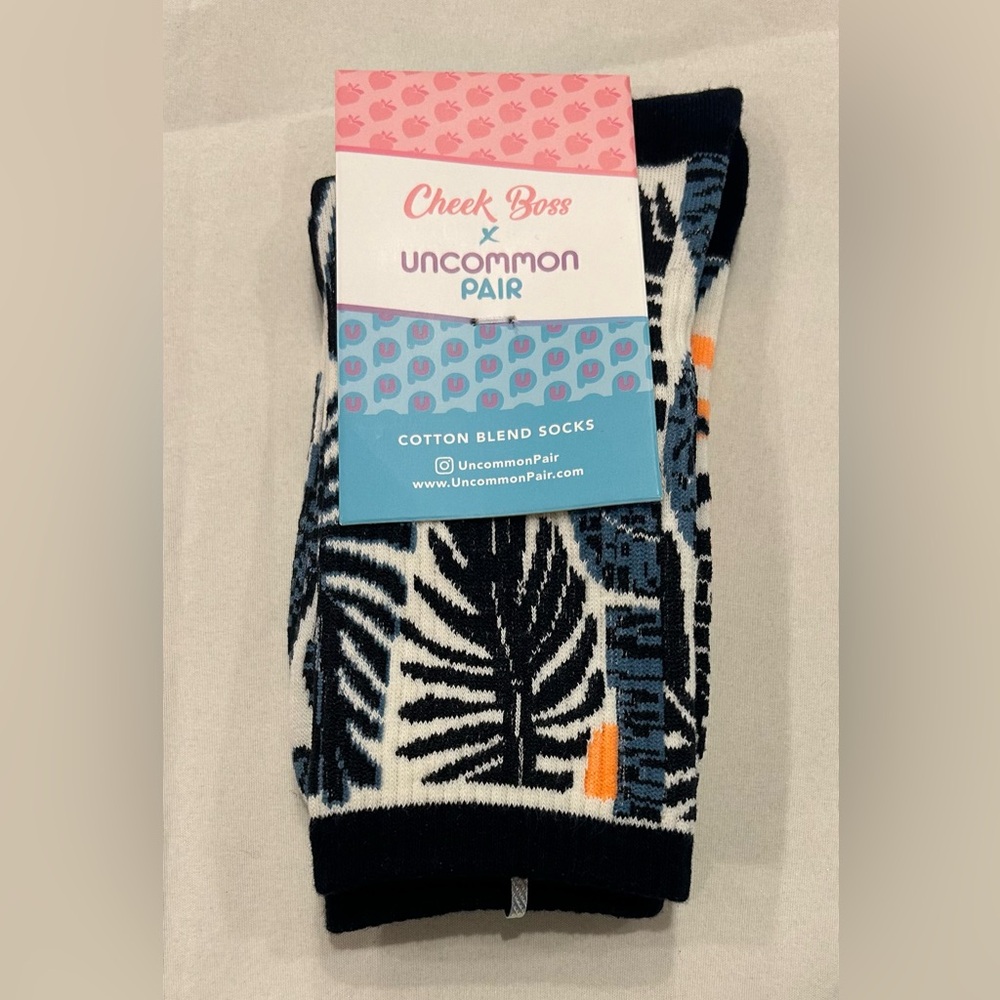 NWT- Uncommon Pair Cotton Blend Socks #SOX289